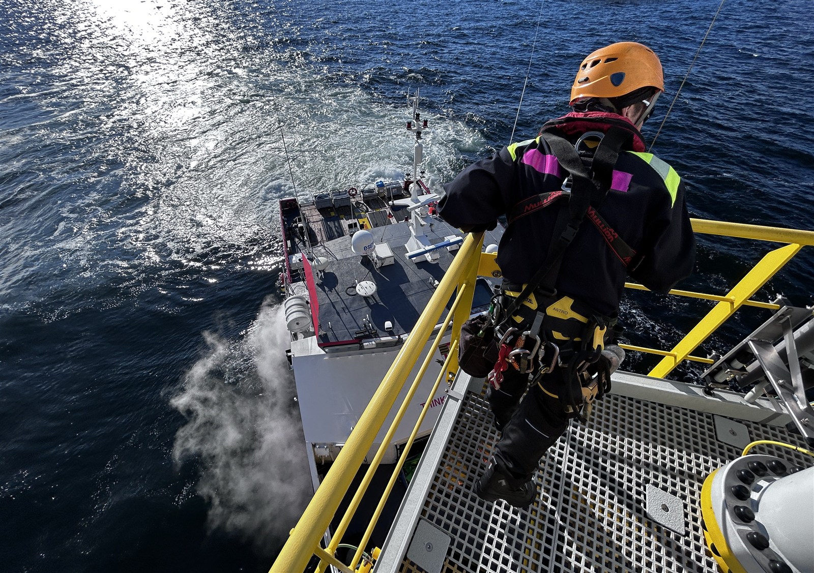 Seilzugangstechniker auf Offshore-Plattform